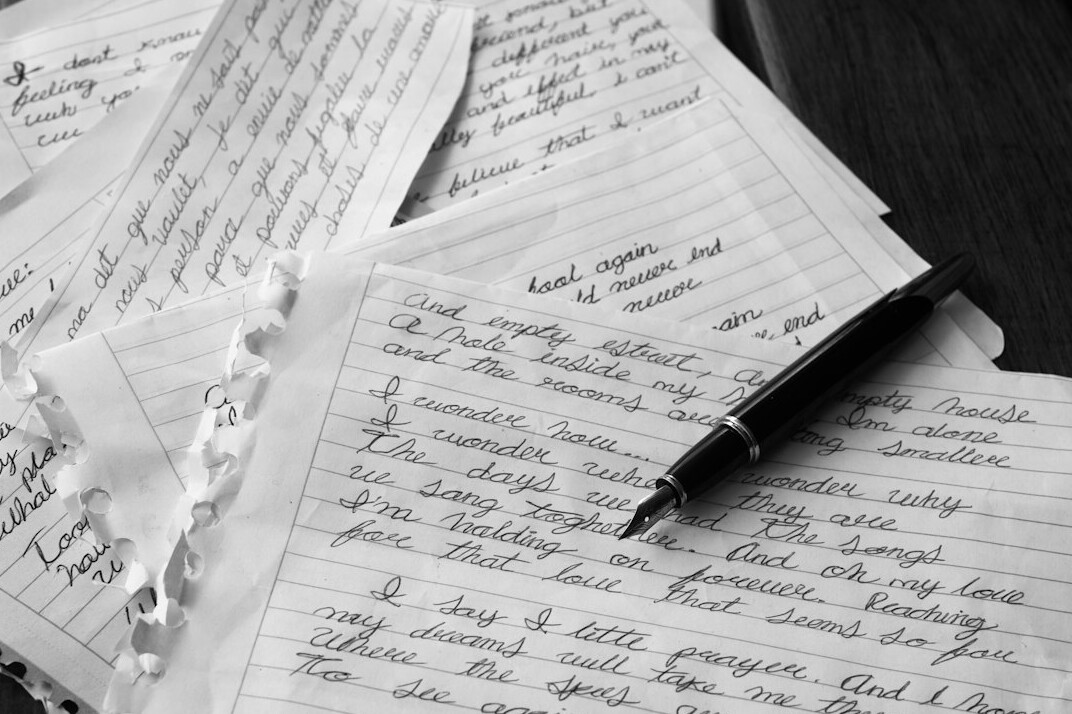 detective writing report